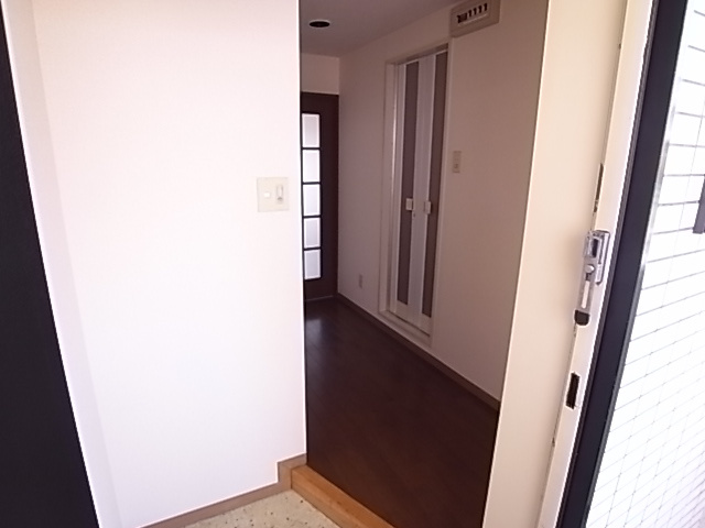 垂水ハイツ一番館の玄関