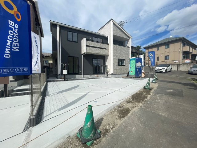 新築戸建・建売　郡山市菜根四丁目　長期優良住宅　桜小・郡山三中の駐車場