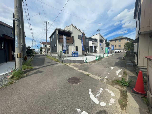 新築戸建・建売　郡山市菜根四丁目　長期優良住宅　桜小・郡山三中の前面道路含む現地写真