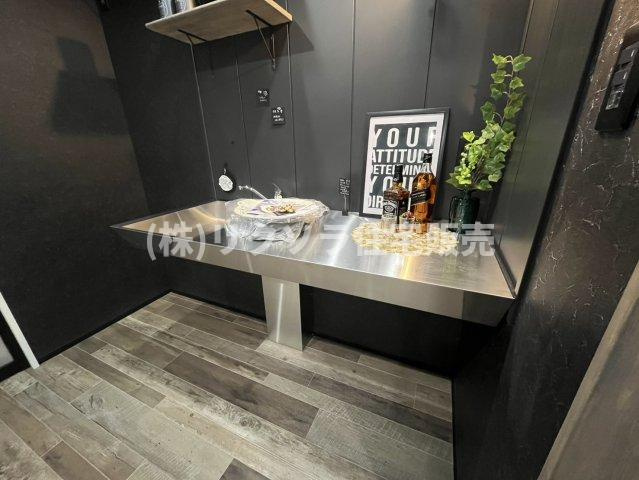 田口1丁目　中古一戸建てのキッチン|IHコンロ付き
■物件内覧・資金計画相談・住宅ローン相談、リフォーム相談、お問合せ受付中■
※当日・翌日のご内覧、ご相談はお電話でのお問合せがスムーズです！