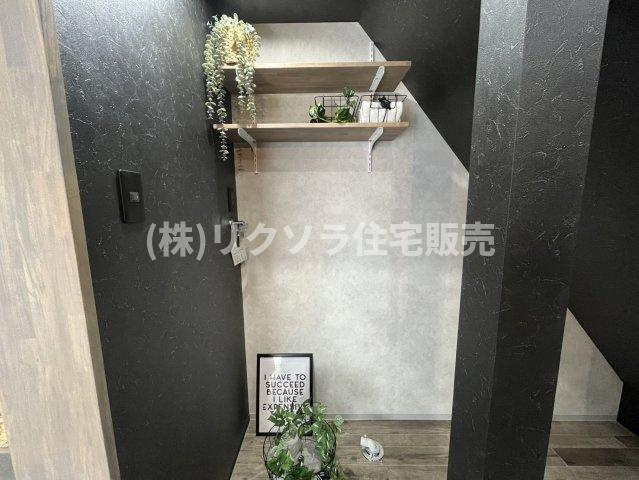 田口1丁目　中古一戸建てのランドリースペース|ドラム式も設置可能 可動棚付き
■物件内覧・資金計画相談・住宅ローン相談、リフォーム相談、お問合せ受付中■
※当日・翌日のご内覧、ご相談はお電話でのお問合せがスムーズです！