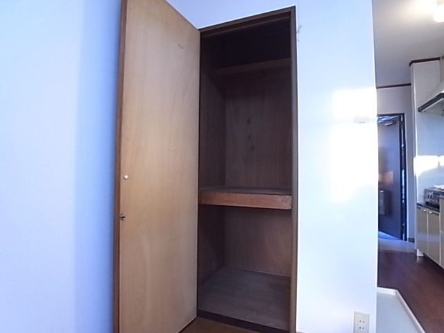 ホワイトメゾン塩屋の収納