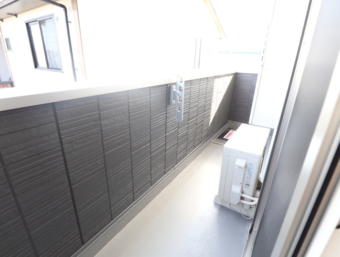 熊本市南区出仲間９丁目のアパートのバルコニー