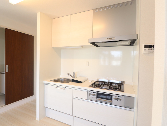 熊本市南区出仲間９丁目のアパートのキッチン