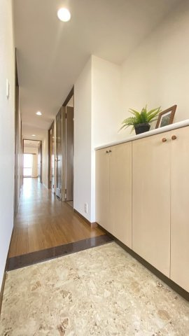 コート甲子園南四番館の玄関|玄関