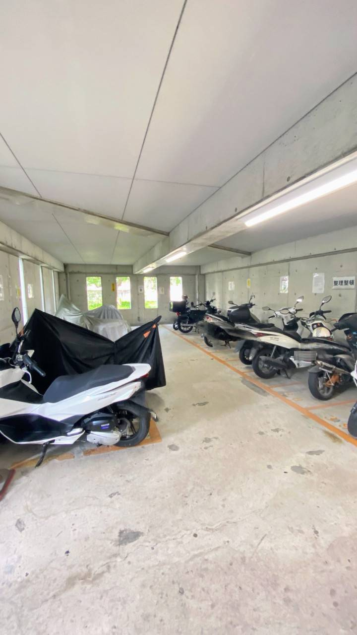 コート甲子園南四番館の駐車場|バイク置き場