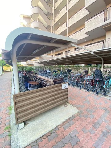 コート甲子園南四番館の駐輪場|駐輪場