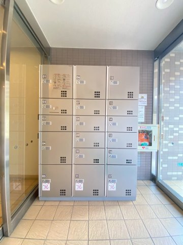 コート甲子園南四番館の設備|宅配ボックス