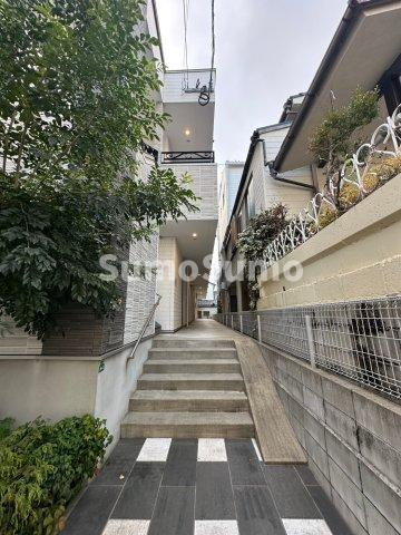 ラクシア天神南のエントランス