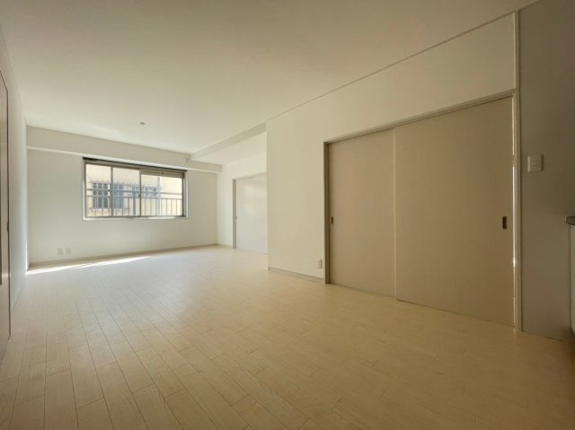 メゾン霞ヶ丘の居間・リビング