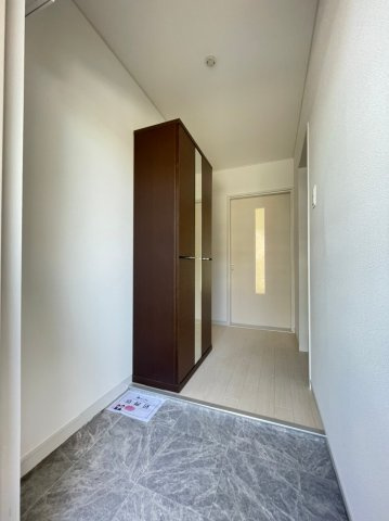 メゾン霞ヶ丘の玄関