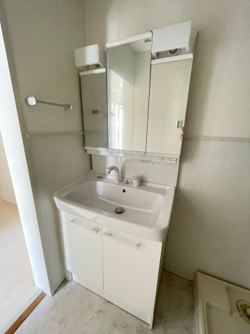 メゾン霞ヶ丘の洗面所