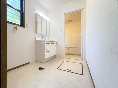 【洗面所】 | 豊中市緑丘2丁目貸家