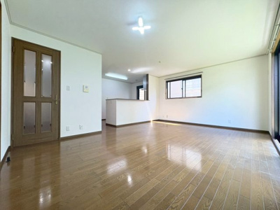 【居間・リビング】 | 豊中市緑丘2丁目貸家