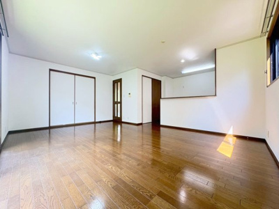 【居間・リビング】 | 豊中市緑丘2丁目貸家