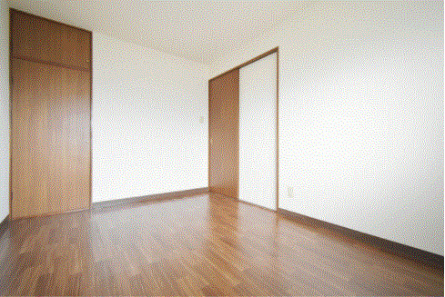 内野ハイツ【キャッシュバック対象物件】の寝室|広くて明るい寝室