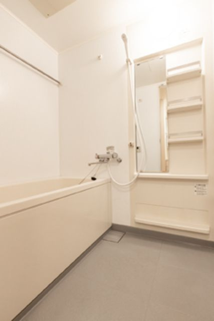 ルミエール中町の浴室