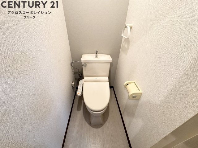 バストイレ別　温水洗浄便座付き