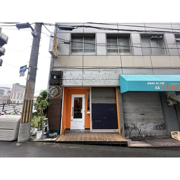 大阪市西区土佐堀１丁目の店舗一部