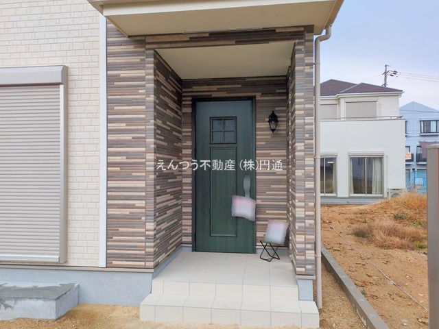 ハートフルタウン海老山町2期の前面道路含む現地写真