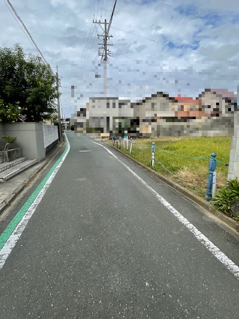 売地　豊川市伊奈町古当48-1，48-3の前面道路含む現地写真|前面道路