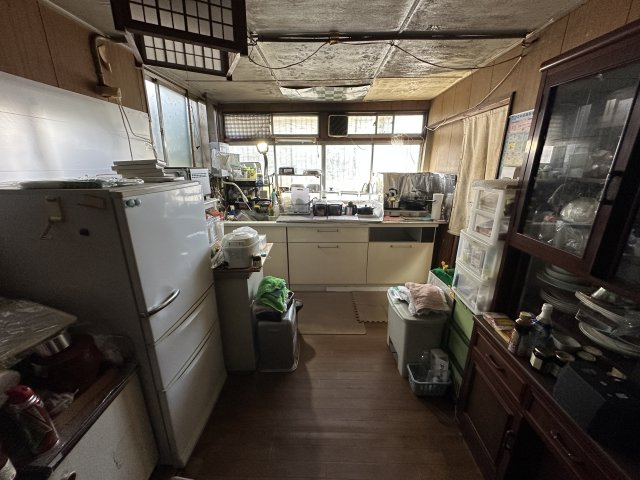 【長野県諏訪郡富士見町】駅に近い民家のキッチン