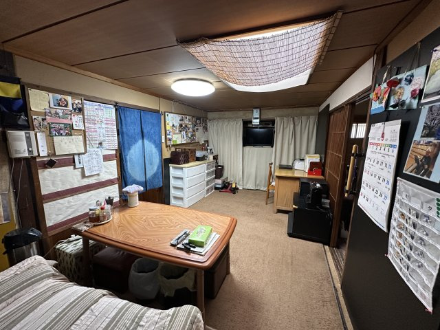 【長野県諏訪郡富士見町】駅に近い民家の居間・リビング