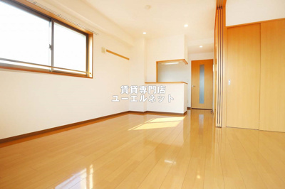 【居間・リビング】 | ORACION吹田 | ゆったりとくつろげる、落ち着きのある居室空間です