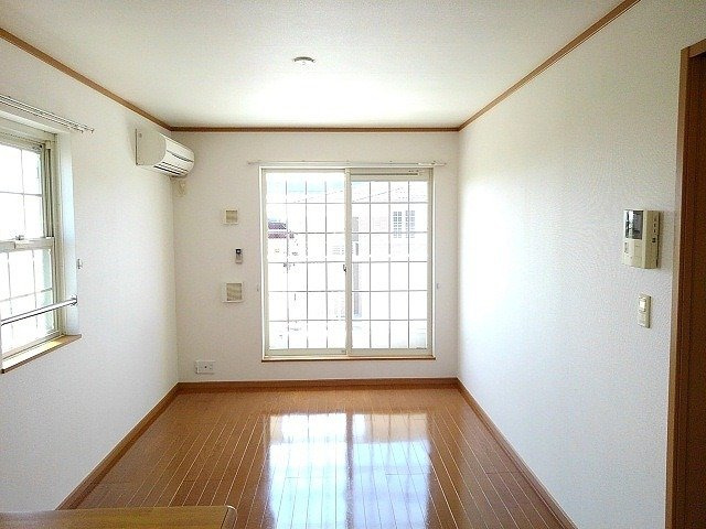 エルカーサＡの居間・リビング