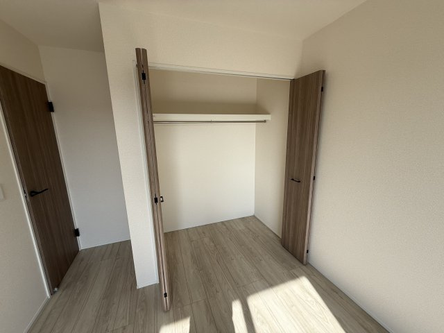 リナージュ前橋市朝日町2丁目25-1期　1号棟の収納|２階洋室3収納です