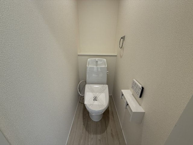 リナージュ前橋市朝日町2丁目25-1期　1号棟のトイレ|2階トイレです。清潔感のある白を基調としています。