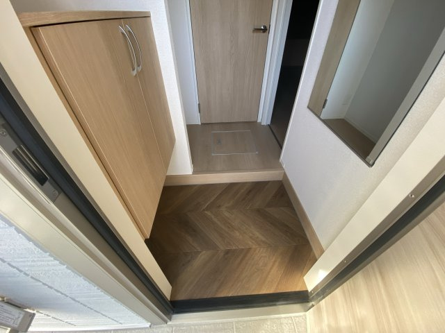 ルグラン亀山の玄関