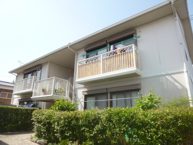 グリーンハイツ大善寺【キャッシュバック対象物件】のエントランス|清潔なエントランスです