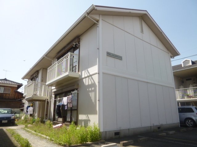 グリーンハイツ大善寺【キャッシュバック対象物件】の駐車場|駐車スペースもあります