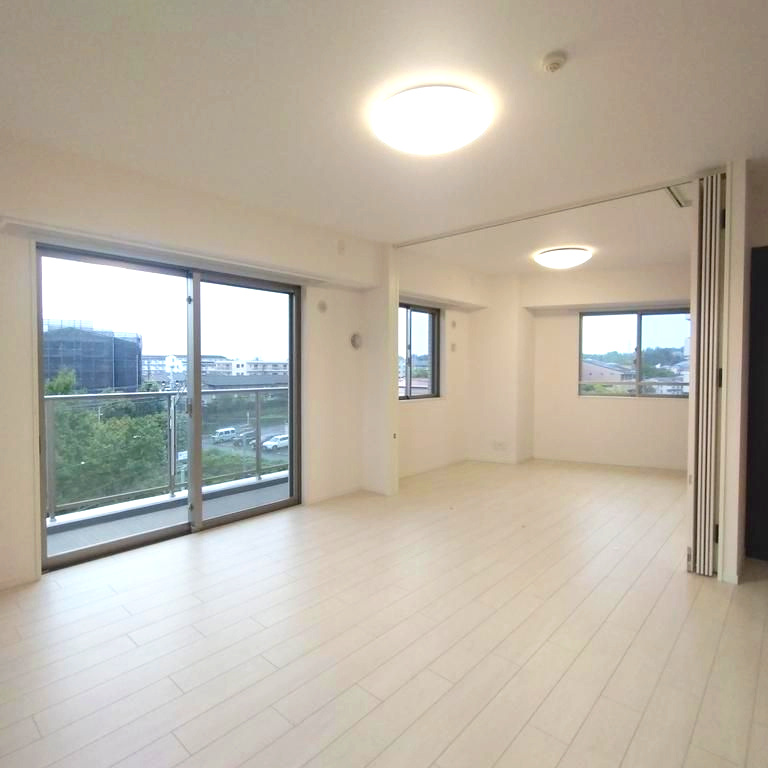 多摩市聖ヶ丘４丁目の中古マンションの居間・リビング