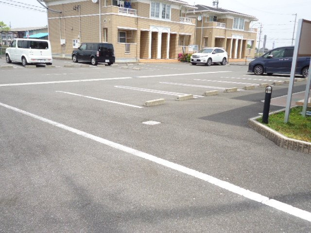 メゾン・ド・ロワールＢの駐車場