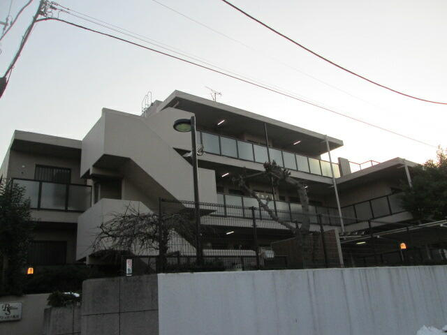 レアシュロス鴨居の外観