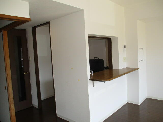 レアシュロス鴨居の居間・リビング