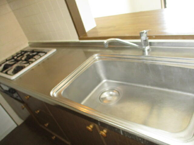 レアシュロス鴨居のキッチン