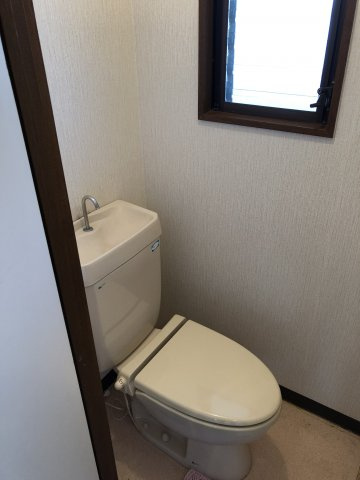 サニーヒル美原町のトイレ|清潔感のあるトイレです