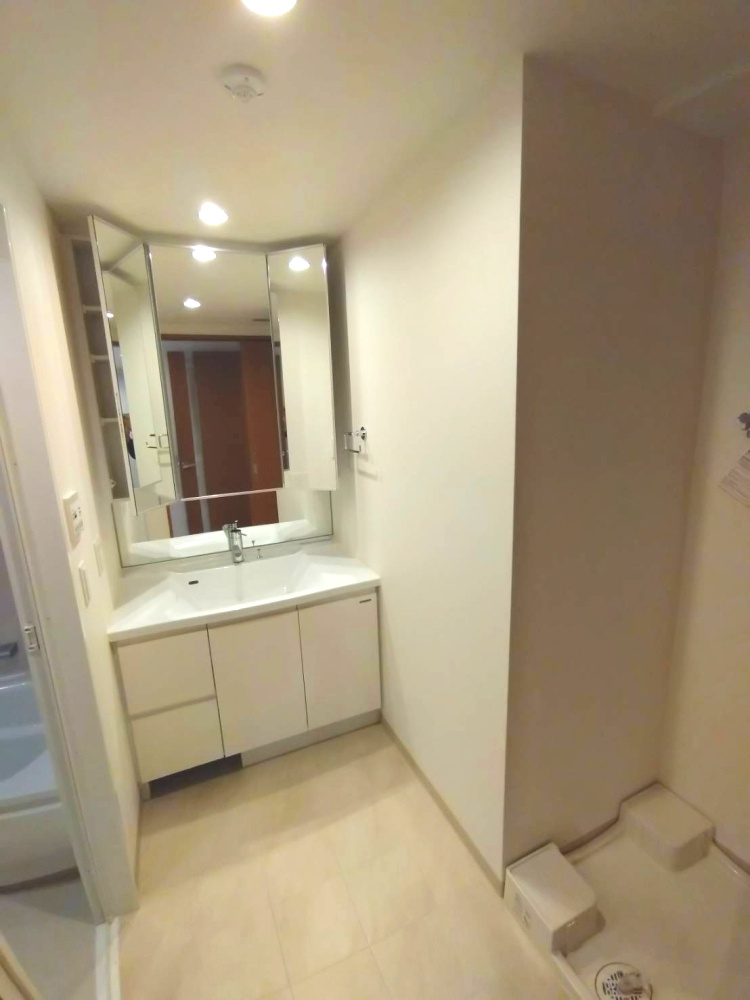 アンビシャス上尾の独立洗面台