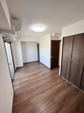 アーウィン羽沢の洋室|洋室　※現況優先　居室照明は残置物