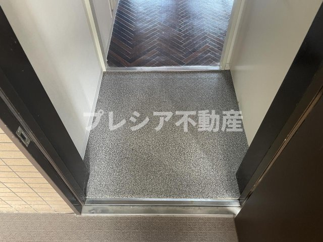 ハイコート甲子園の玄関