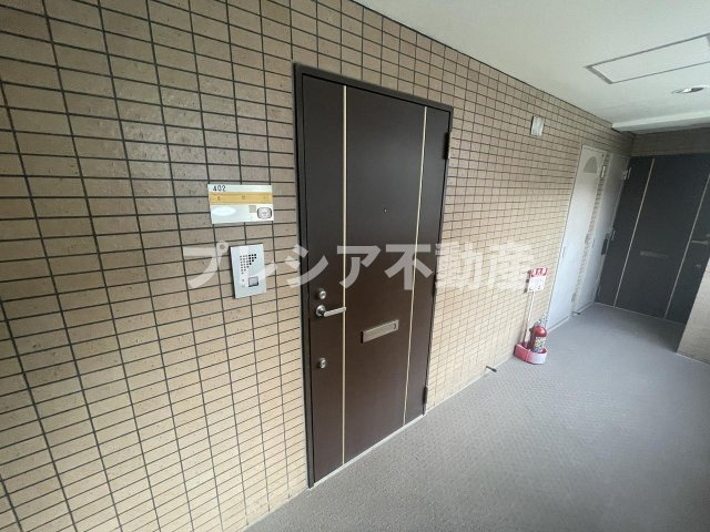 ハイコート甲子園の玄関