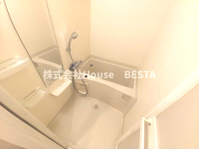 プレサンス三宮東フィールの浴室