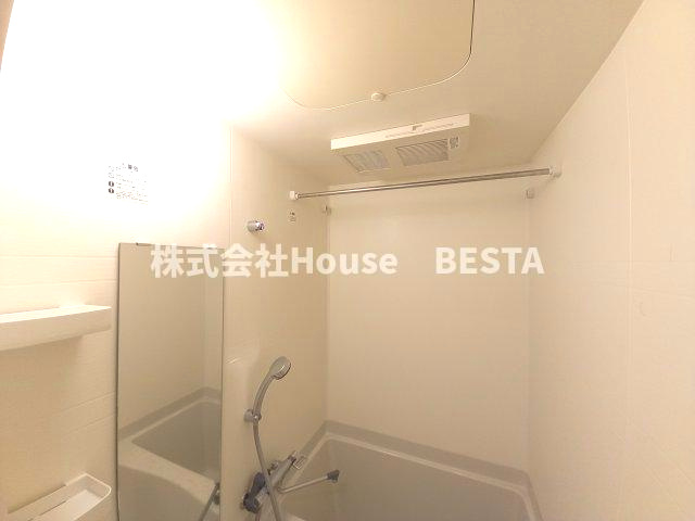 プレサンス三宮東フィールの浴室