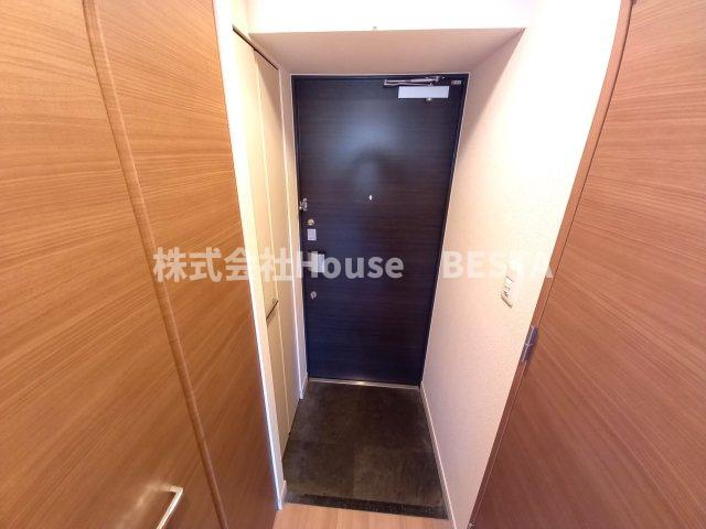 プレサンス三宮東フィールの玄関