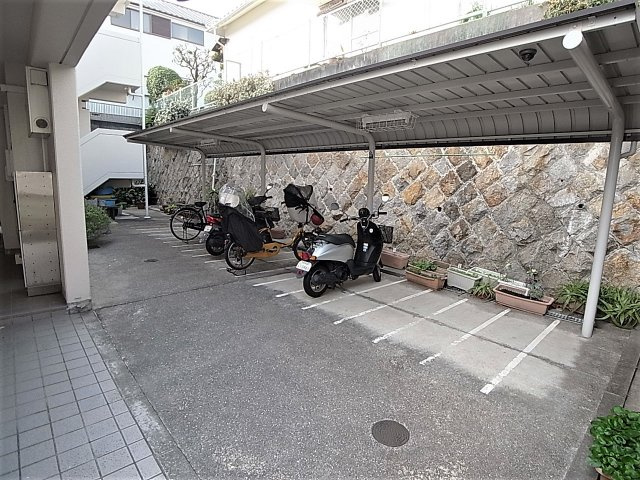 前原町マンションの設備|自転車・バイク置場