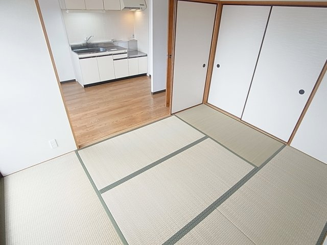 前原町マンションの内装|和室も明るく綺麗にしてます