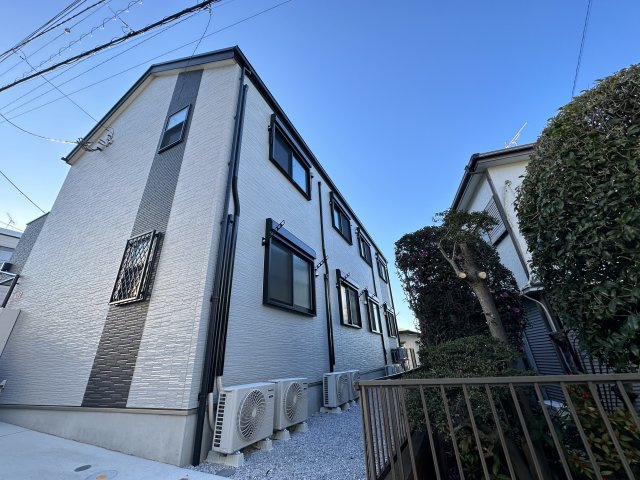 クレオパトラ西生田の外観